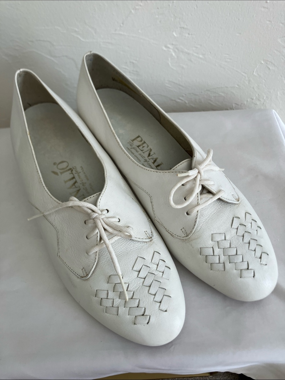 VTG Penaljo White Leather Woven Lace-Up Flats